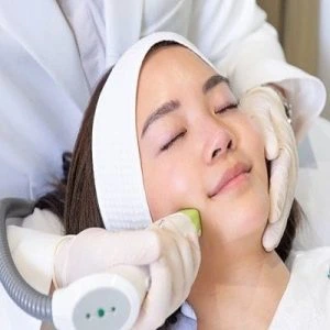 علاجات العناية بالبشرة في دبي