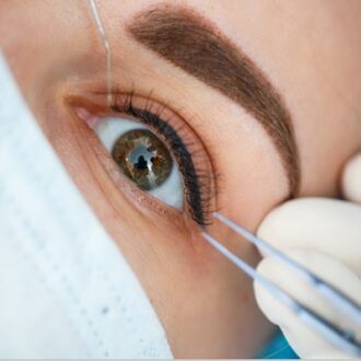 Look Younger with Non-Surgical Eye Lift in Dubai